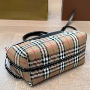 Bolso Bandolera de Cuero de Lujo para Mujer, Diseño a Cuadros, Marca Original de Alta Calidad - Product Image 6