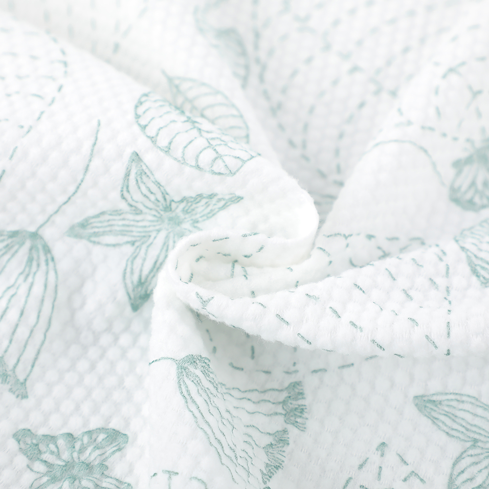 Customized Printing Design Pattern Embossed Spunlace Nonwoven Fabric 100% Viscose Breathable and Skin-Friendly for Wet Wipes