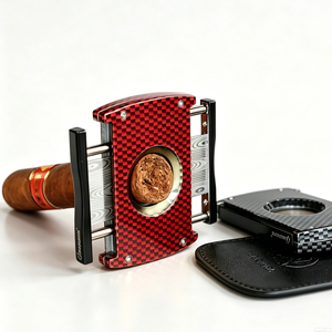 Cutter à cigares double tranchant portable en fibre de carbone et acier inoxydable Guevara avec logo personnalisé, accessoires de luxe en gros - Product Image 1