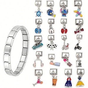 Pulsera Italiana de Acero Inoxidable Chapada en Oro, Accesorio de Moda Casual con Colgante de Perla, Estilo Moderno para Hombres y Mujeres - Product Image 1