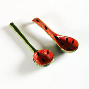 Cuillère à pastèque en céramique pour enfants, ustensile d'alimentation pour bébé avec design en forme d'arc, de 2 à 4 ans - Product Image 2