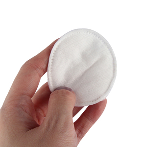 Disques démaquillants en coton personnalisés avec logo OEM, coton naturel de qualité supérieure, confort pour la <span class=keywords><strong>peau</strong></span>, coussinets en coton pour le soin de la <span class=keywords><strong>peau</strong></span>, 5 cm * 6 cm, 3 couches, blanc - Product Image 3