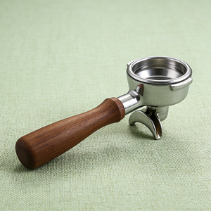 เครื่องชงกาแฟแบบหรูหราเป็นมิตรกับสิ่งแวดล้อม  <span class=keywords><strong>แบบ</strong></span>ใช้มือล้าง  ด้ามจับไม้  สแตนเลส  ขนาด 51 มม. - Product Image 5