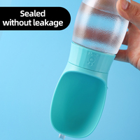 Distributeur de bouteilles d'eau pour chiens anti-fuite portable avec bol en plastique de qualité alimentaire pour animaux de compagnie