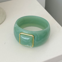 Bracelet carré en résine vintage, style statement, pour femme, avec bordure dorée dégradée, polyvalent pour le quotidien et les trajets, bijou de mode