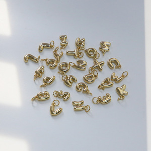 Breloque personnalisée en or 18 carats avec alphabet grec, breloques lettres de sororité en or et argent, accessoires - Product Image 4