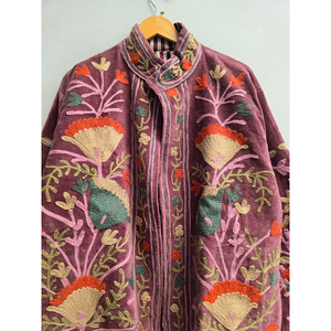 Chaqueta de Algodón Borgoña para Mujer con Cuello Mandarín, Bordado Floral a Mano, Manga Ancha, Corta, para Otoño - Product Image 4