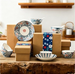 Service de vaisselle rétro japonais style Japandi, en porcelaine faite à la main, motif floral, passe au lave-vaisselle, avec bols à riz et assiettes à sauce - Product Image 3
