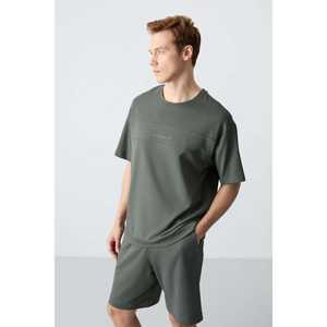 Conjunto de Pantalones Cortos Oversize de Algodón Caqui para Hombre 85257, Corte Básico y Cómodo, Ropa Casual - Product Image 5