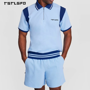 Ensemble polo et short demi-zip avec ourlet côtelé et manches contrastantes, fabriqué sur mesure pour homme, style rétro, pour le tennis et le sport - Product Image 1