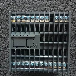 Controlador de Temperatura Dedicado Yokogawa UT35A-000-11-00, Nuevo y Original para Control de Procesos - Product Image 3