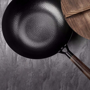 Sartén tradicional de acero al carbono martillado a mano, <span class=keywords><strong>wok</strong></span> chino con <span class=keywords><strong>mango</strong></span> de madera de haya extraíble saludable - Product Image 3