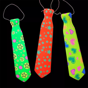Venta Directa de Fábrica: Corbata Fluorescente de PVC Impresa con Diseño de Estrella, para Fiestas, Decoración, Disfraces, Baile, Carnaval - Product Image 3