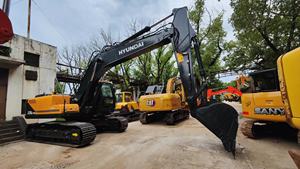 Excavatrice sur chenilles Hyundai R220 de 22 tonnes, moteur Cummins, boîte de vitesses, roulement, garantie 1 an, d'occasion, fabriquée en Corée. - Product Image 2