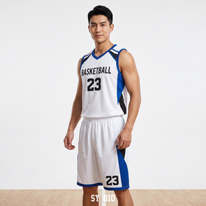 Ensemble d'uniformes de basketball pour adultes : Maillot sans manches et short en mesh pour l'entraînement, kit d'équipe personnalisé - Product Image 1