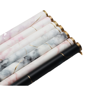 Rollo de Papel de Regalo Impermeable de Doble Cara con Revestimiento de PE y Patrón de Mármol con Bordes Dorados para Envolver Regalos y Manualidades - Product Image 1