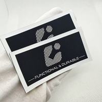Étiquettes personnalisées en gros avec impression couleur intégrale pour fabricants de vêtements, uniformes, marques de mode et accessoires