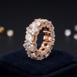 Anillo de Eternidad Chapado en Oro Rosa sobre Plata con Moissanita Ovalada y Redonda en Engaste Pavé, Joyería Unisex para Aniversario de Bodas - Product Image 4