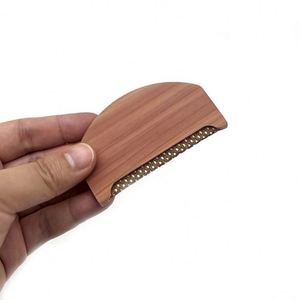 Removedor de Bolitas de Suéter de Madera de Cedro con Logotipo Personalizable, Peine para Tejidos y Cachemira - Product Image 3