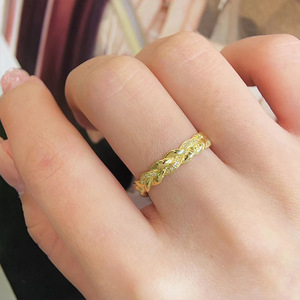 Anello Intrecciato a Foglia per Donna, Design a Fascia Incrociata, Gioiello Statement per Outfit Quotidiani e da Festa - Product Image 3