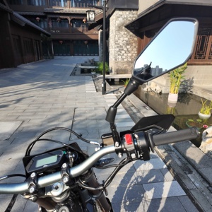 Motocicleta Todoterreno Surron Ultra de 24.5kW, 520Nm, 74V, 60Ah, 59mph para Adultos, Venta al Por Mayor - Product Image 2