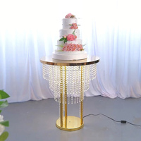 Table de gâteau de mariage décorée en or de haute qualité Tables d'affichage de style moderne pour les banquets, les fêtes et les événements Offre promotionnelle