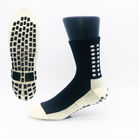 Vente en gros de chaussettes avec logo brodé jacquard au design personnalisé Chaussettes épaisses en coton pour hommes et femmes Chaussettes d'équipage respirantes