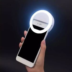 <span class=keywords><strong>Anneau</strong></span> <span class=keywords><strong>lumineux</strong></span> <span class=keywords><strong>LED</strong></span> universel à clipser <span class=keywords><strong>pour</strong></span> téléphone, 3 niveaux de luminosité réglables, rechargeable, portable, <span class=keywords><strong>pour</strong></span> <span class=keywords><strong>selfie</strong></span>, diffusion en direct et maquillage - Product Image 1