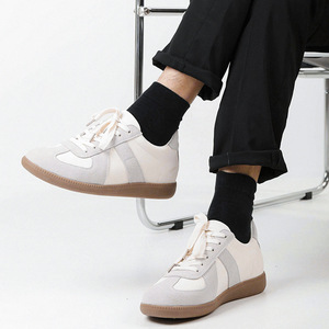 Scarpe da Allenamento Tedesche in Pelle Personalizzate con Rialzo Interno per Uomo, Scarpe Forrest Gump con Suola Morbida, Scarpe da Passeggio per Uomo - Product Image 2