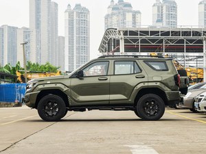 Meilleur SUV PHEV tout-terrain GWM Tank 400 Hi4-T, capacité de franchissement de 800 mm, triple verrouillage, 4x4 pour expéditions dans le désert et aventures sur sentiers montagneux - Product Image 4