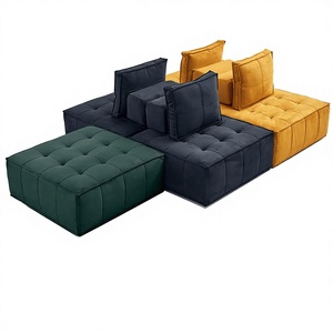 Achat à l'étranger : Canapé une place carré rembourré en tissu Teddy orange artisanal pour petit appartement, villa et centre commercial - Product Image 1