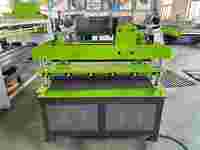 Machine intégrée de nivellement et de découpe à grande vitesse, entraînée par un servomoteur, pour le redressement et le cisaillement de bobines d'acier, certifiée CE
