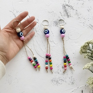 Porte-clés turc tissé contre le mauvais œil avec alliage de zinc écologique et perles colorées - Accessoire de sac et pendentif de décoration intérieure - Product Image 3