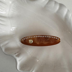 Pince à cheveux en acétate doré, motif coquillage, thème océan estival, pince latérale, pince bec de canard, accessoire capillaire - Product Image 3