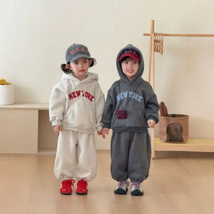 Großhandel Herbst Winter <span class=keywords><strong>2</strong></span>-teiliges Freizeit-Sportoutfit Warmes Kapuzen-Sweatshirt und Hosen-<span class=keywords><strong>Set</strong></span> für Jungen, Mädchen, Kinder und Babys - Product Image 1
