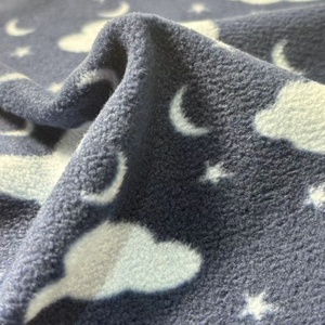 Venda de fábrica Malha Soft 190Gsm Dois Lados Escovado Um Lado Anti Pill Personalizado Impresso Tecido Polar para Cobertor De Vestuário - Product Image 4