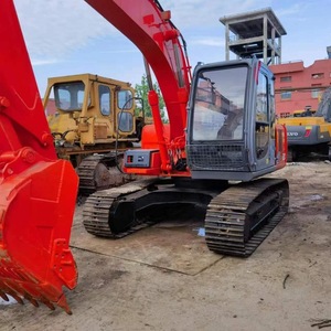 Excavadoras de cadenas Hitachi EX120 de 12 toneladas de segunda mano con pocas horas de uso, de Japón, con certificación CE, accesorio de pulgar usado, acoplador rápido y martillo rompedor. - Product Image 6