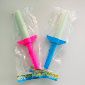 Épée en plastique LED, épée <span class=keywords><strong>laser</strong></span>, épée <span class=keywords><strong>rétractable</strong></span> en quatre sections, lumière LED multicolore clignotante, bâton lumineux LED extensible élastique - Product Image 4