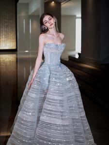 <span class=keywords><strong>Abito</strong></span> <span class=keywords><strong>da</strong></span> <span class=keywords><strong>Sposa</strong></span> Formale di Lusso con Corsetto Trasparente <span class=keywords><strong>a</strong></span> <span class=keywords><strong>Righe</strong></span> Glitterate Blu Polvere Scintillante e Perline - Product Image 5