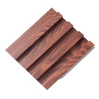 Venta caliente Panel de pared WPC Decoración interior Compuesto de plástico de madera con revestimiento de PVC para baño Almacén Gimnasio Revestimiento exterior