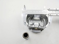 Pistón de Motor de Aluminio AUFERAY de 78 mm con Juego de Anillos OE 12010-3DB0A para Nissan HR16DE Compatible con Tiida Sylphy Livina Qashqai NV200