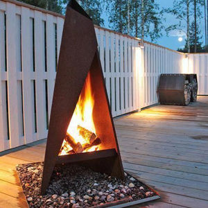 高さ160cmの屋外用暖炉、耐候性鋼製の丸型ファイヤーピット、チミネア - Product Image 2