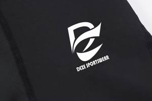 DEZE Cuissard de cyclisme personnalisé noir en maille respirante, avec empiècements gris, tissu très extensible, confort et maintien, équipement de cyclisme - Product Image 6