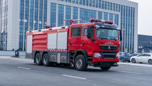 Camion de pompiers multifonctionnel HOWO à mousse et poudre sèche pour la lutte contre les incendies chimiques industriels et les opérations de sauvetage d'urgence - Product Image 3