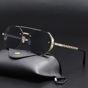 Gafas de Sol para Hombre con Marco Metálico, Lentes Polarizadas de PC con Protección UV400, Tipo 3, Color Gris, Estilo Conductor - Product Image 2