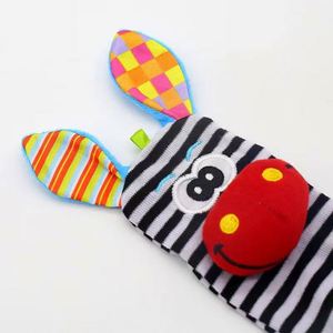 Offre Spéciale : Hochets Éducatifs pour Bébés et Nouveaux-nés, Jouets en Peluche Animaux à Suspendre au Poignet, Chaussettes pour Tout-petits - Product Image 4