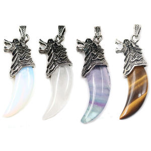 Collana con ciondolo a forma di dente di lupo con ciondolo intagliato in pietra di cristallo naturale all'ingrosso di gioielli di moda - Product Image 4