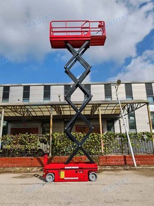Plateforme élévatrice à ciseaux électrique autopropulsée de 12 m fournie par le fabricant - Product Image 2