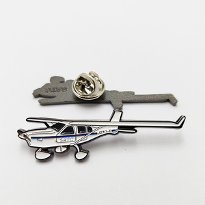 Tendencia personalizada insignia de aviación luchador metal avión broche helicóptero esmalte pin caso - Product Image 1