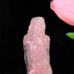 Statue de sirène en quartz rose naturel faite à la main, sculpture de pierre précieuse polie pour la guérison, sculpture de sirène pour la décoration de la maison - Product Image 3